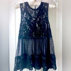 Poof- size M lace top